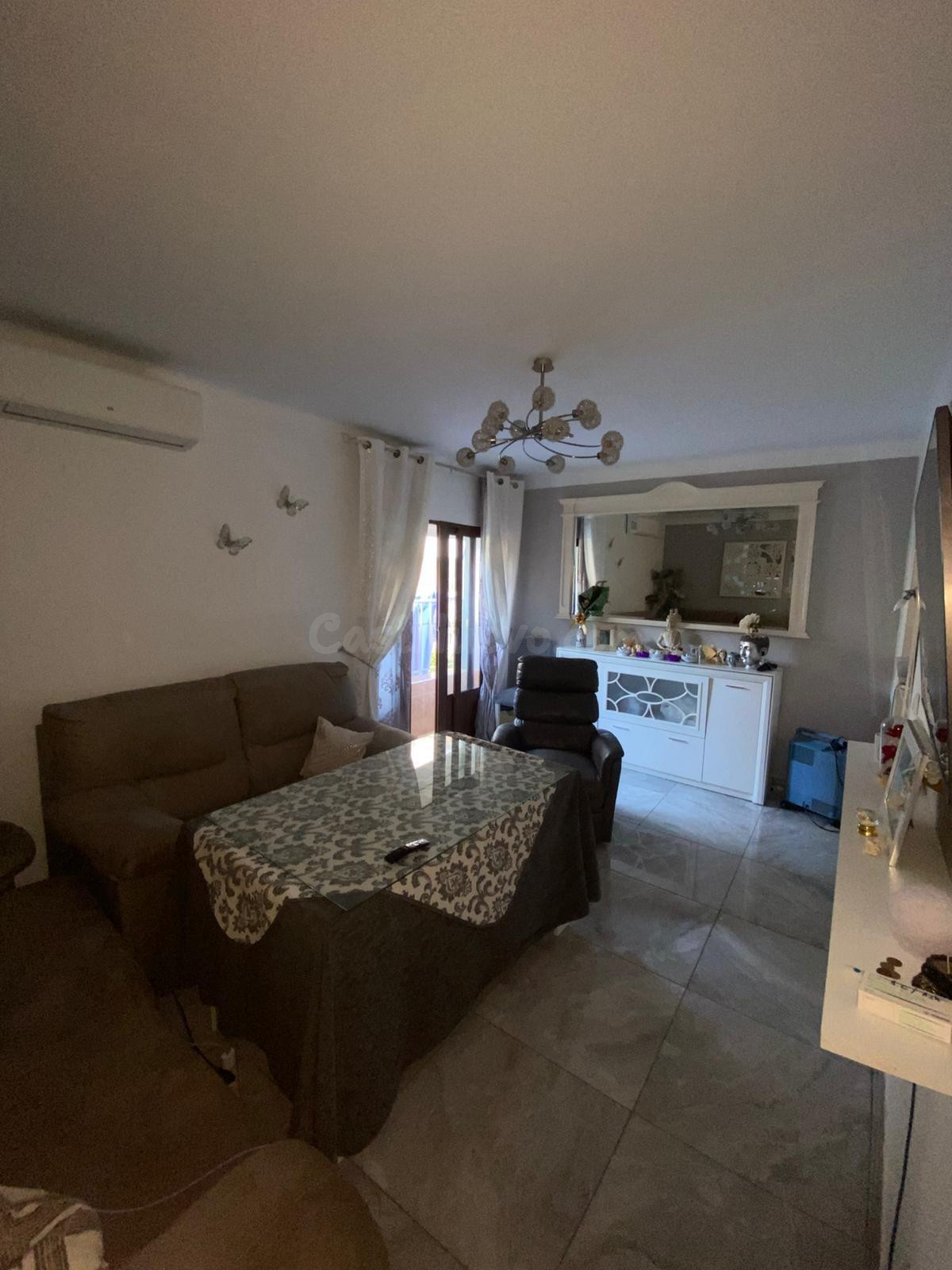 Piso en planta 1ª con Patio y Balcón en Zona El Rancho ! financiación 100 % con una cuota mensual de 290 €