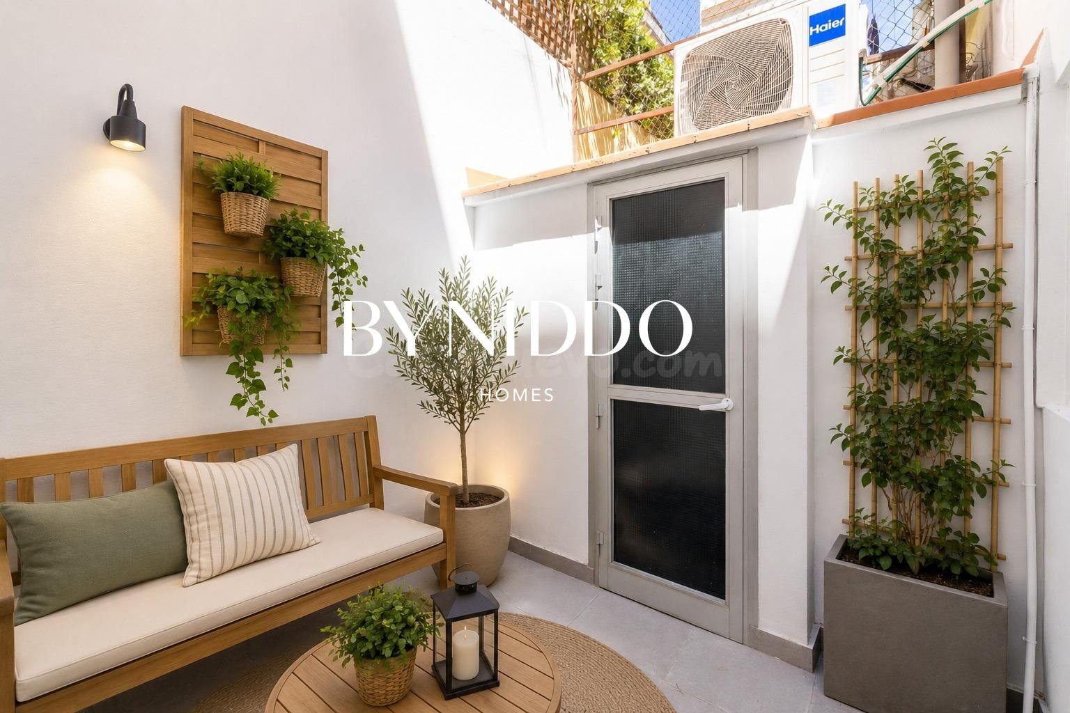 Planta baja reformada a estrenar en Poble-sec con terraza