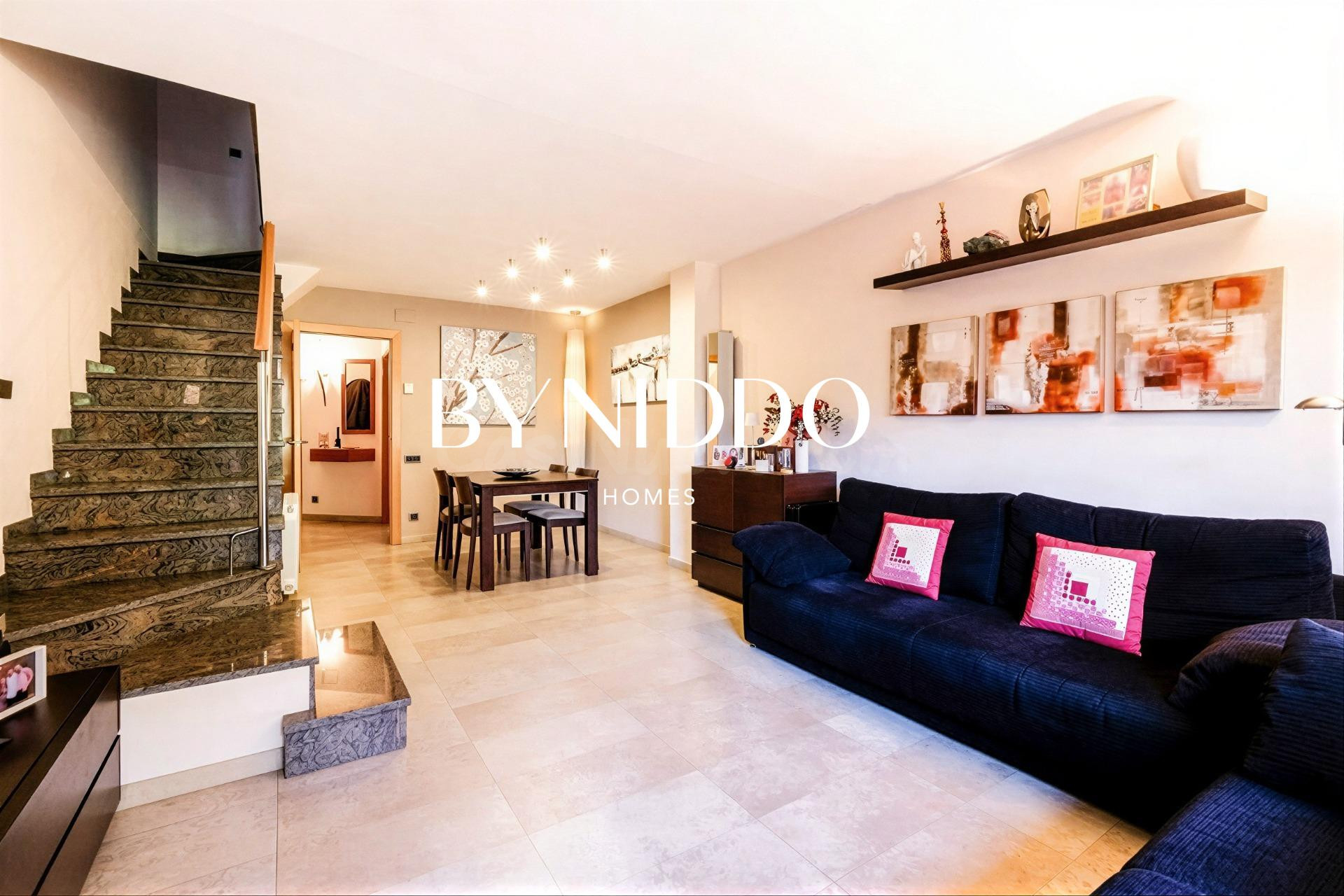 Casa familiar con jardín en una ubicación privilegiada - foto 5