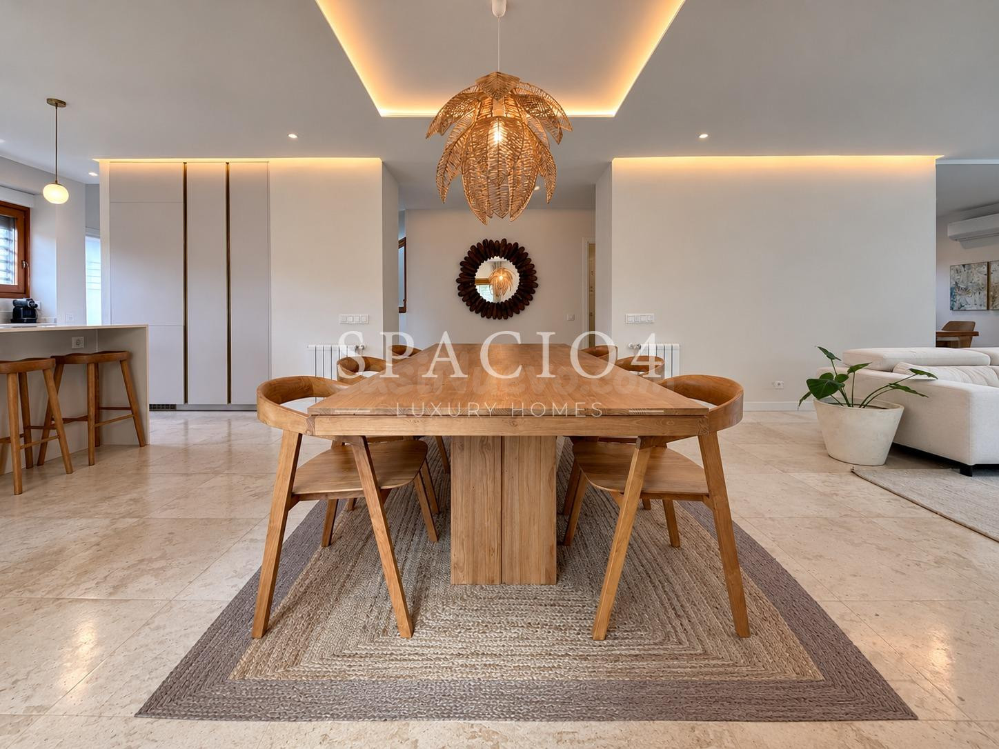 Chalet en venta en Pozuelo de Alarcón con piscina - foto 3