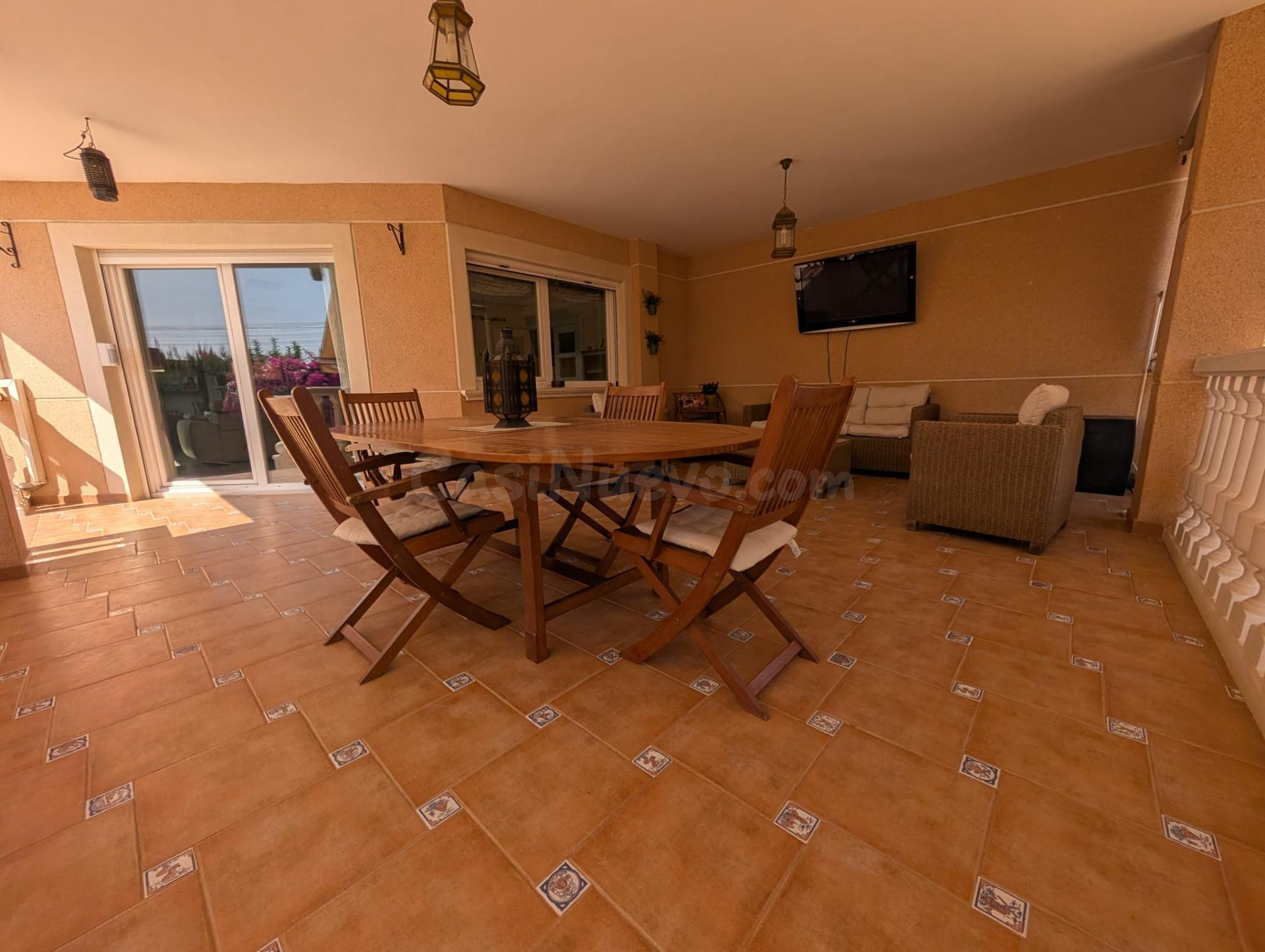Impresionante Chalet Reformado en Mutxamel por 599,000 euros - foto 3