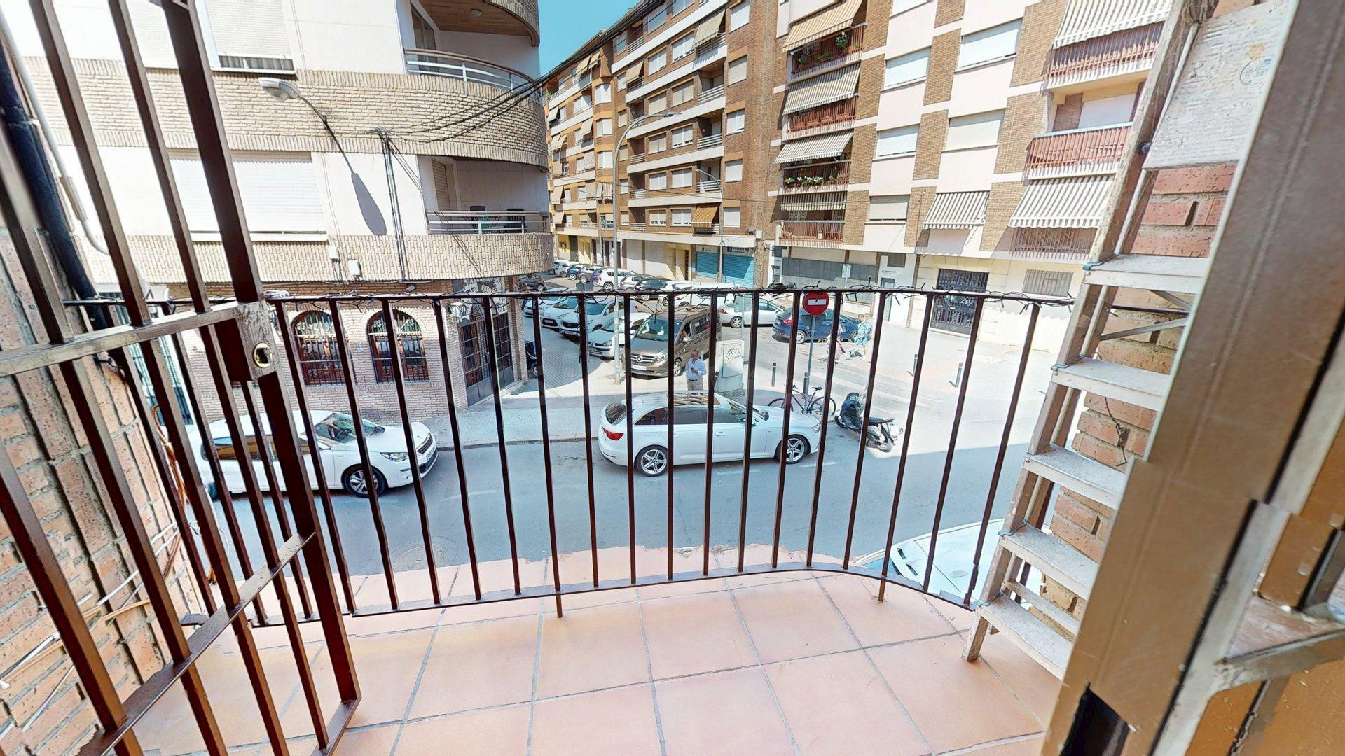 D. Amplia vivienda en Medina Azahara de 3 dormitorios con te - foto 2