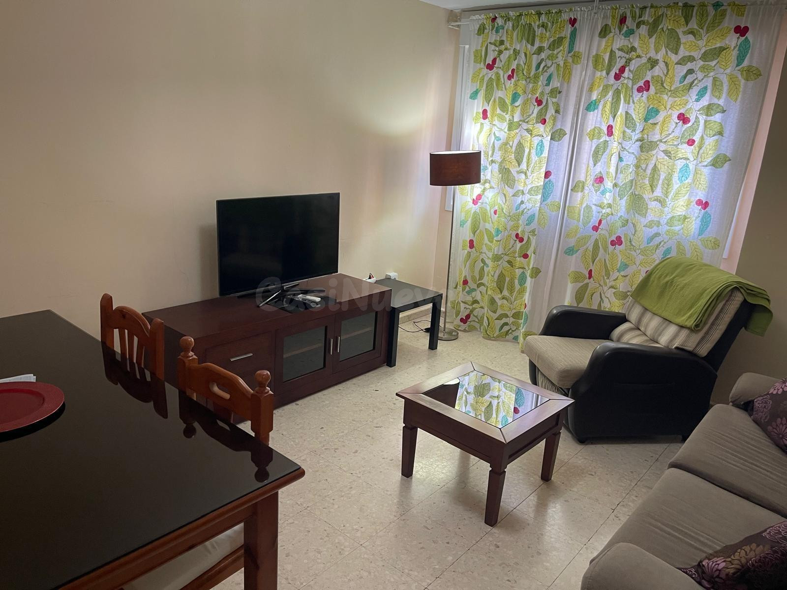 Macarena, cerca del Río. Excelente vivienda amueblada de 3 habitaciones se alquila. ESTUDIANTES Y PERSONAL SANITARIO. CONTRATO TEMPORADA, NO ANUAL.