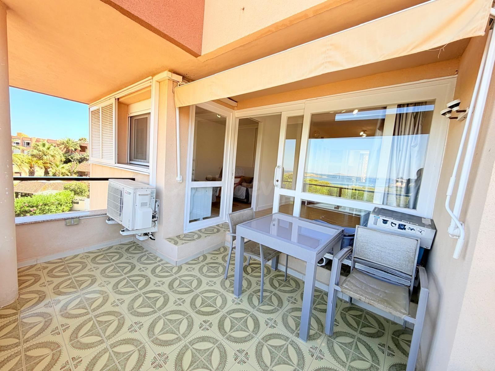Apartamento completamente reformado en Urbanización El Pino – Km 4 de La Manga del Mar Menor - foto 2