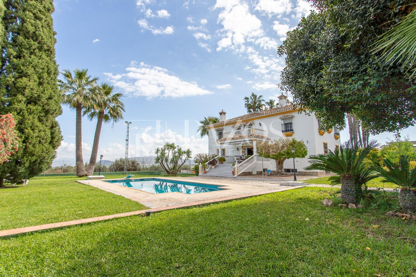 Villa de Lujo 9 habitaciones 465m² en venta - Alhaurín El Grande