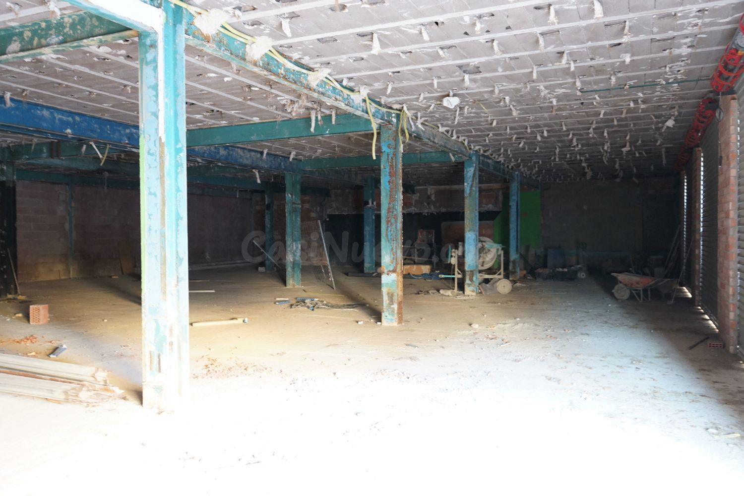 Local comercial 571m² en alquiler - El arrabal - foto 4