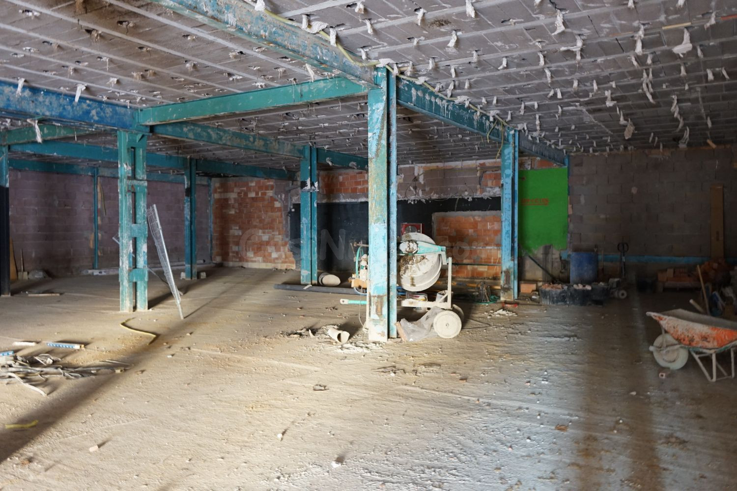Local comercial 571m² en alquiler - El arrabal - foto 5