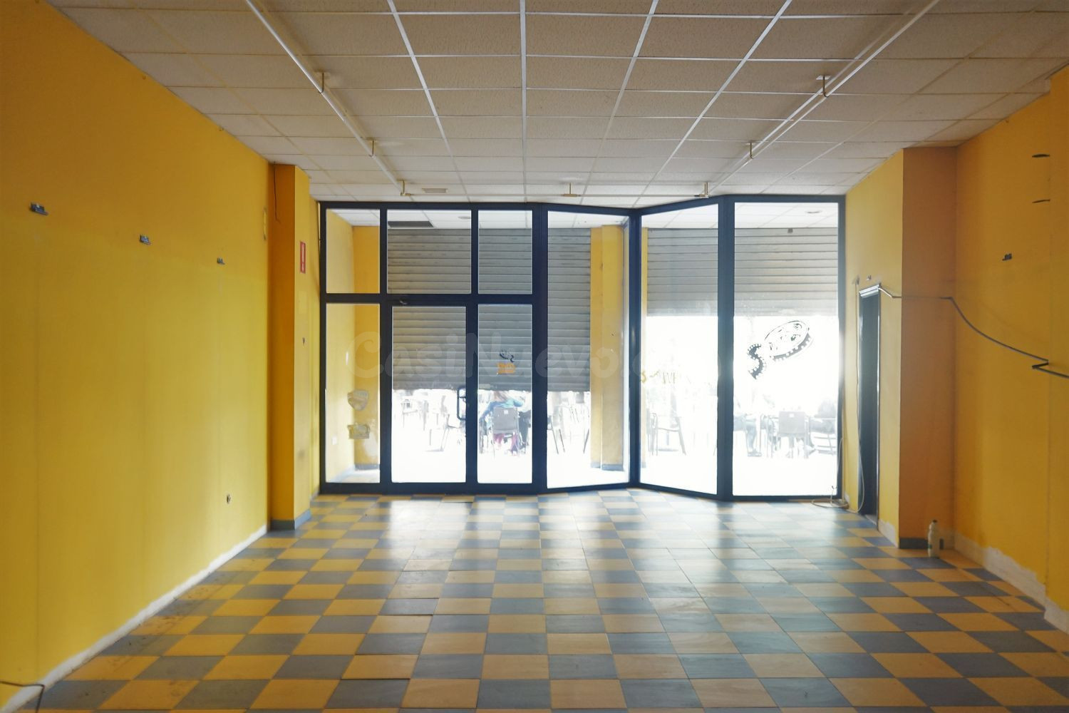 Local comercial 208m² en alquiler - El arrabal - foto 3