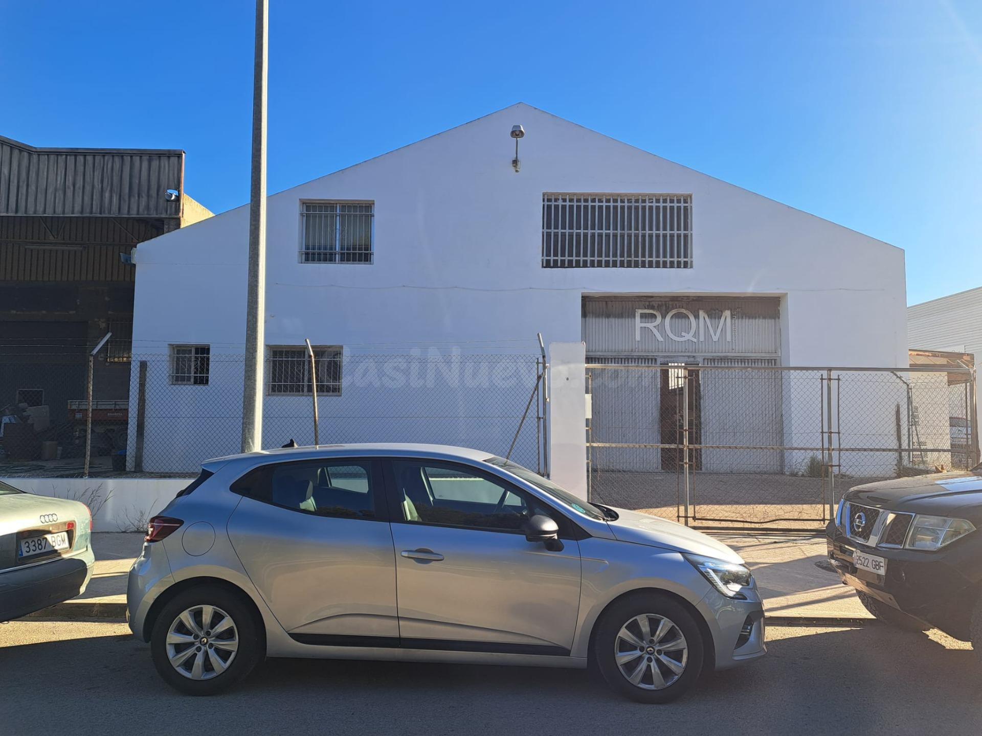 Naves en venta en el polígono de Requena. - foto 3