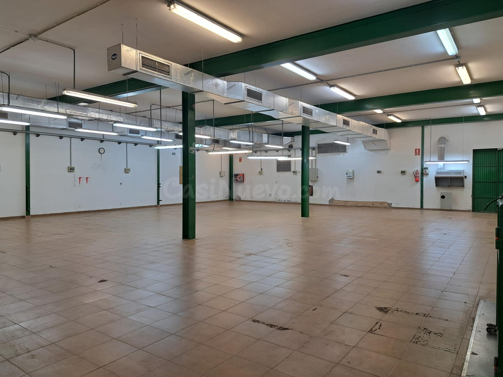 Excelente nave industrial en el Polígono El Romeral (Requena - foto 5