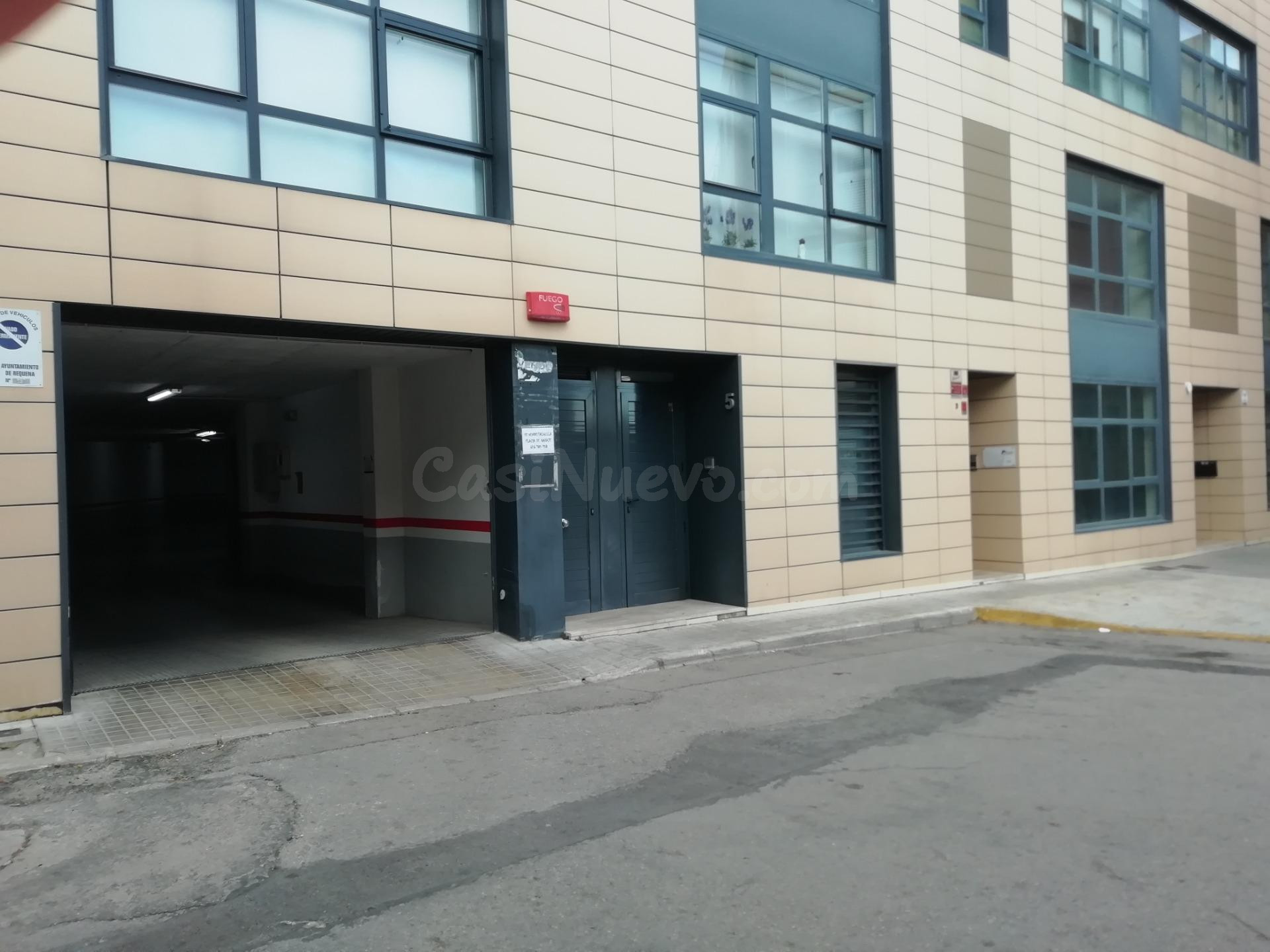 Plaza de garaje en Requena – Edificio Alfonso X - foto 2