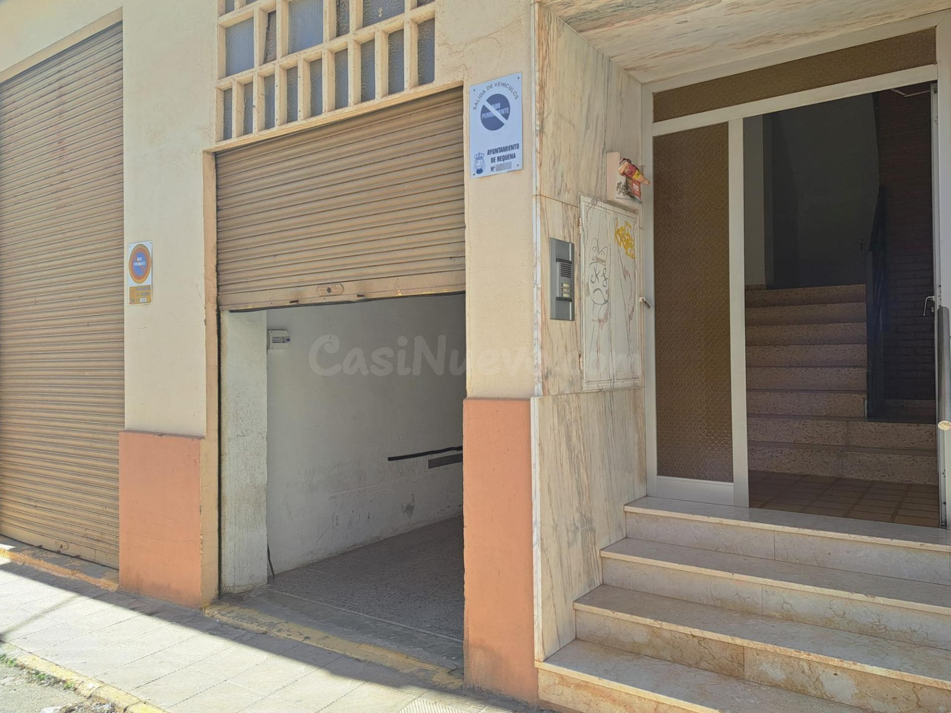 Local en planta baja con capacidad para dos vehículos y alti
