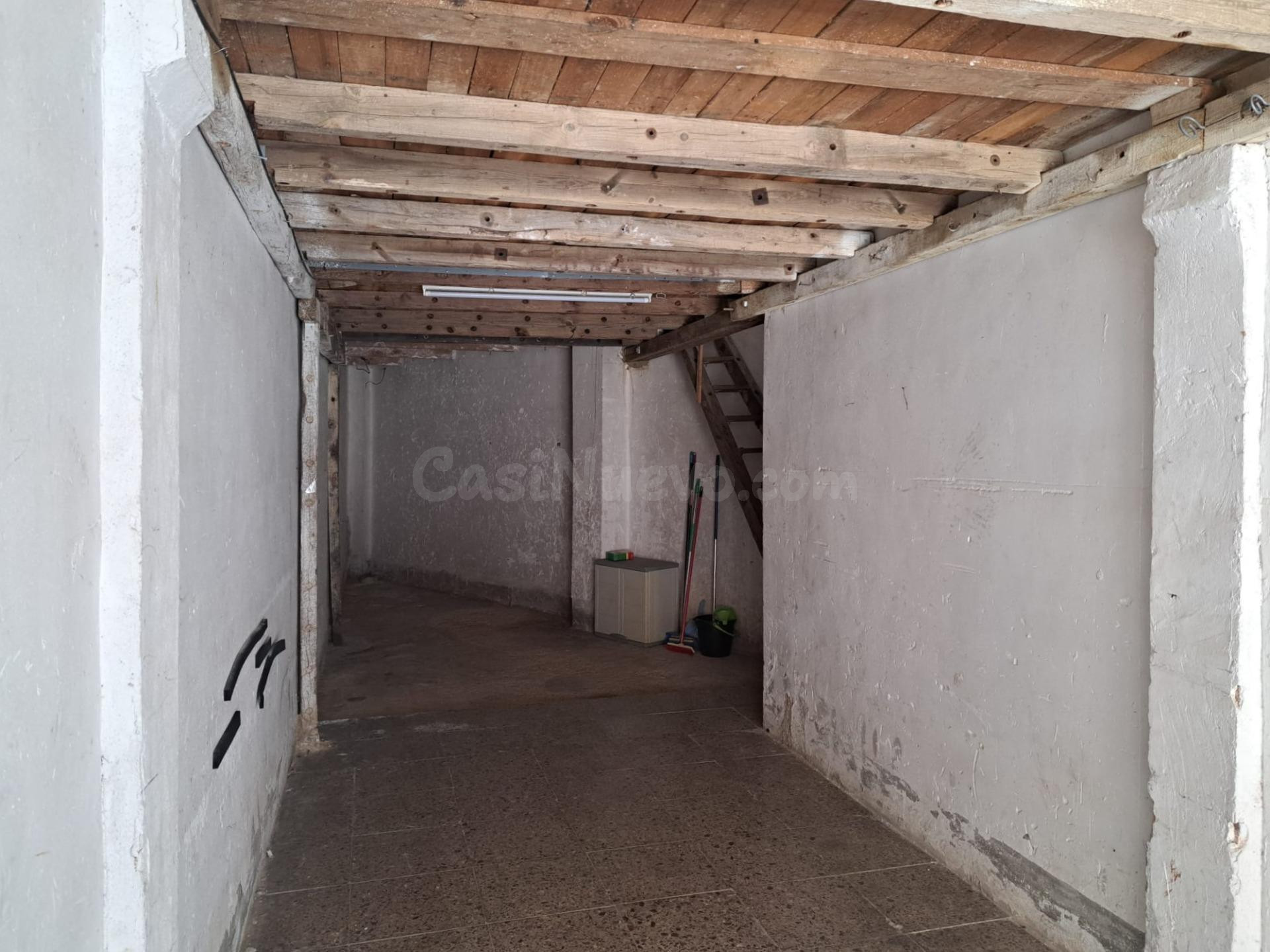 Local en planta baja con capacidad para dos vehículos y alti - foto 5