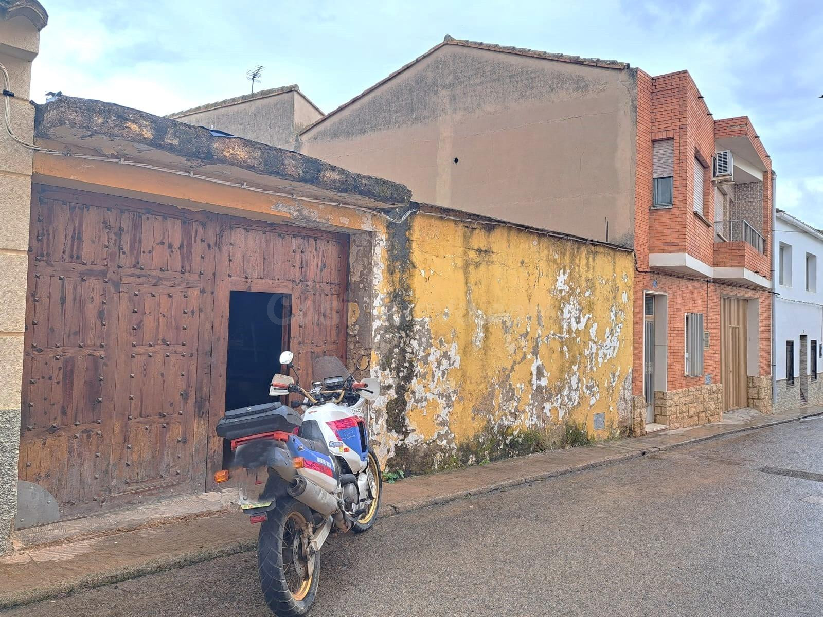 Amplia vivienda con gran patio en Campo Arcis. - foto 5