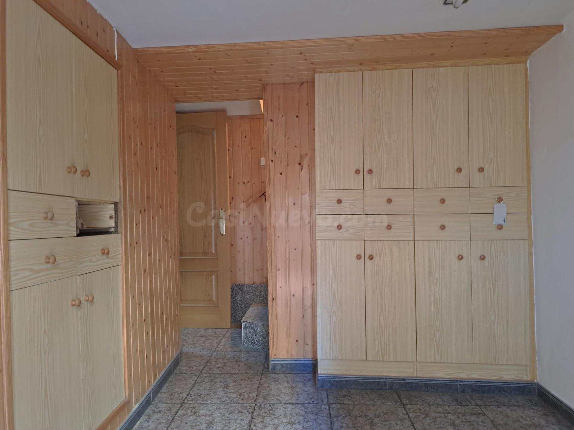 Casa con fachada a dos calles en San Antonio de Requena. - foto 4