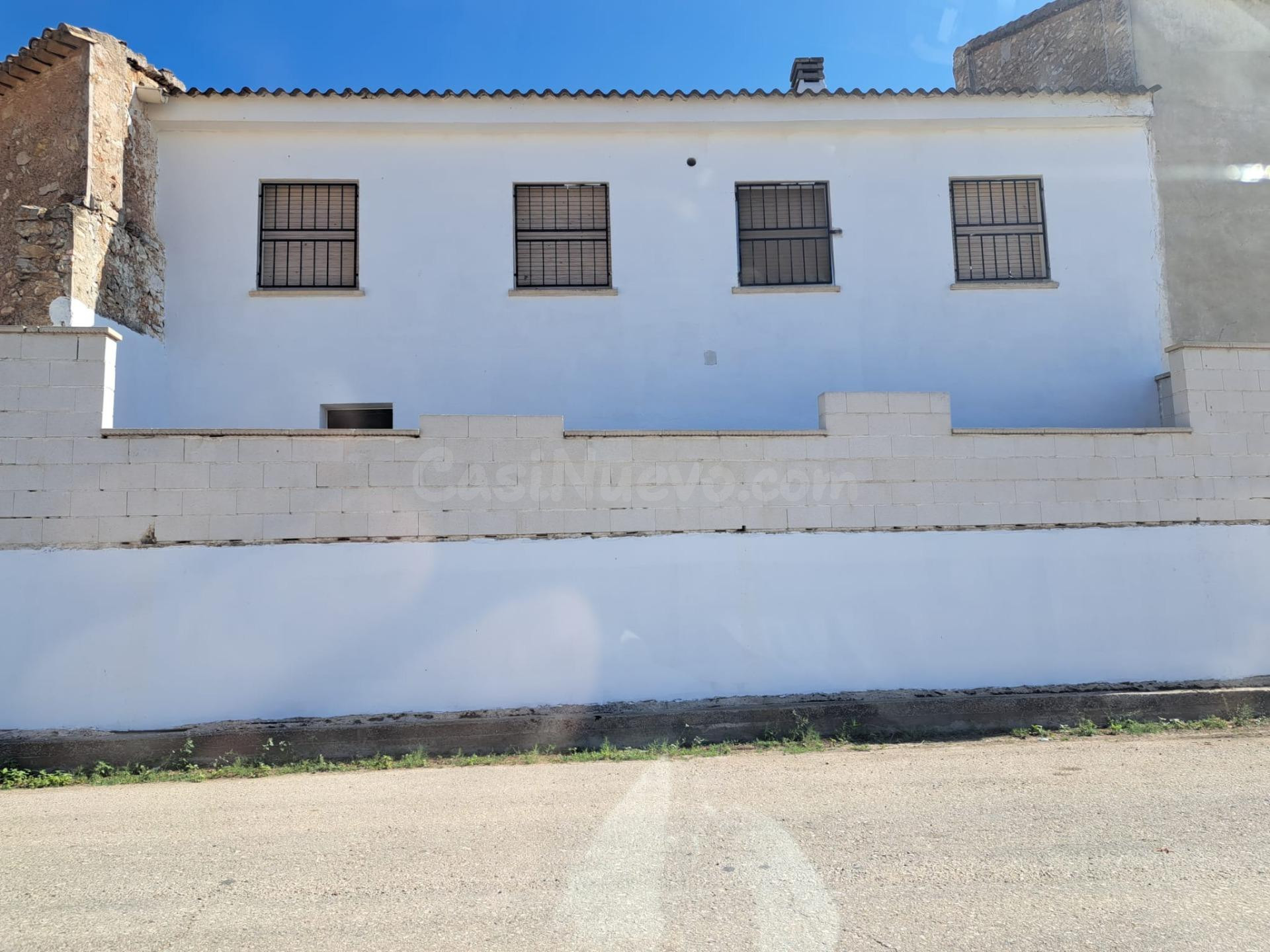 Bonita y comoda casa en en Venta en Villargordo del Cabriel  - foto 2
