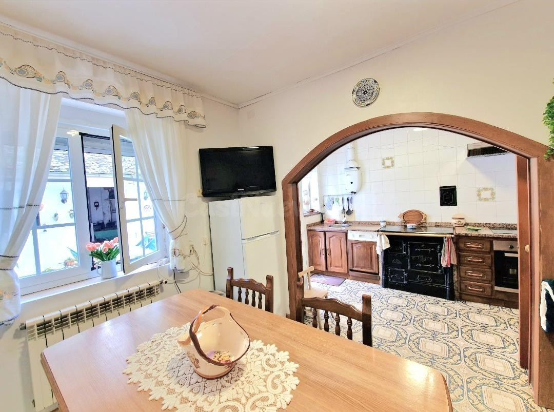 CASA PAREADA EN PIANTON