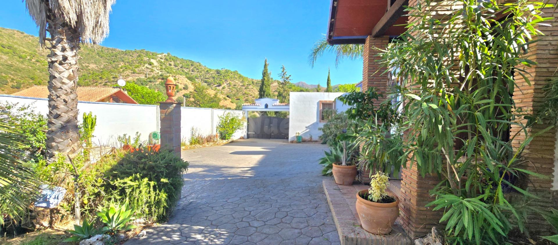 Casa de campo 5 habitaciones 320m² en venta - Ojen pueblo - foto 3