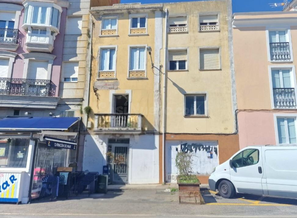 Dos edificios en el centro de Foz