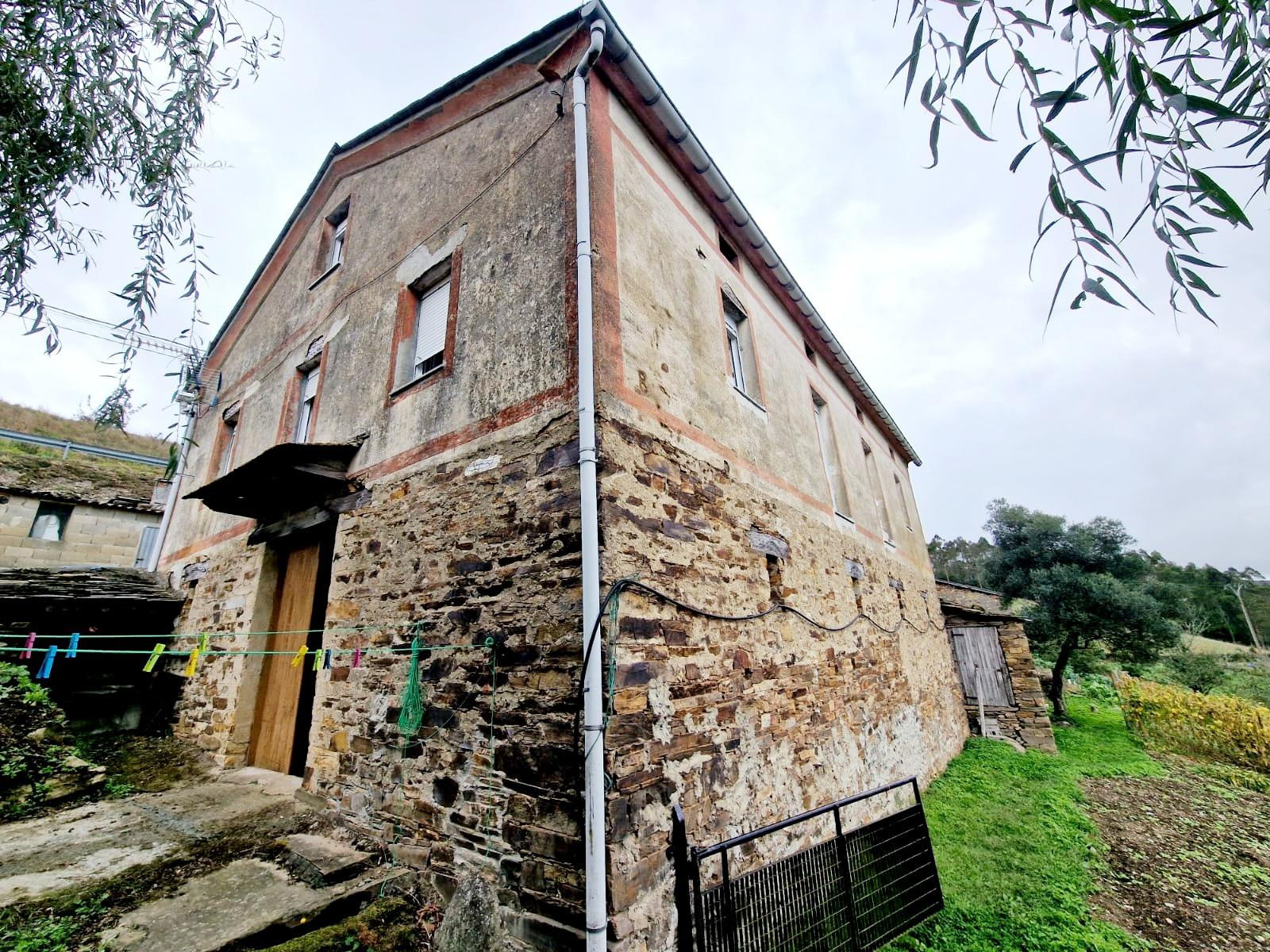 CASA DE PIEDRA CON 16.774 M2 DE FINCA Y CUADRAS EN TARAMUNDI - foto 3