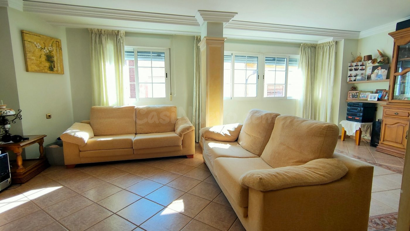 VENTA MAGNIFICA CASA UNIFAMILIAR EN ASPE ZONA CETRO - foto 2