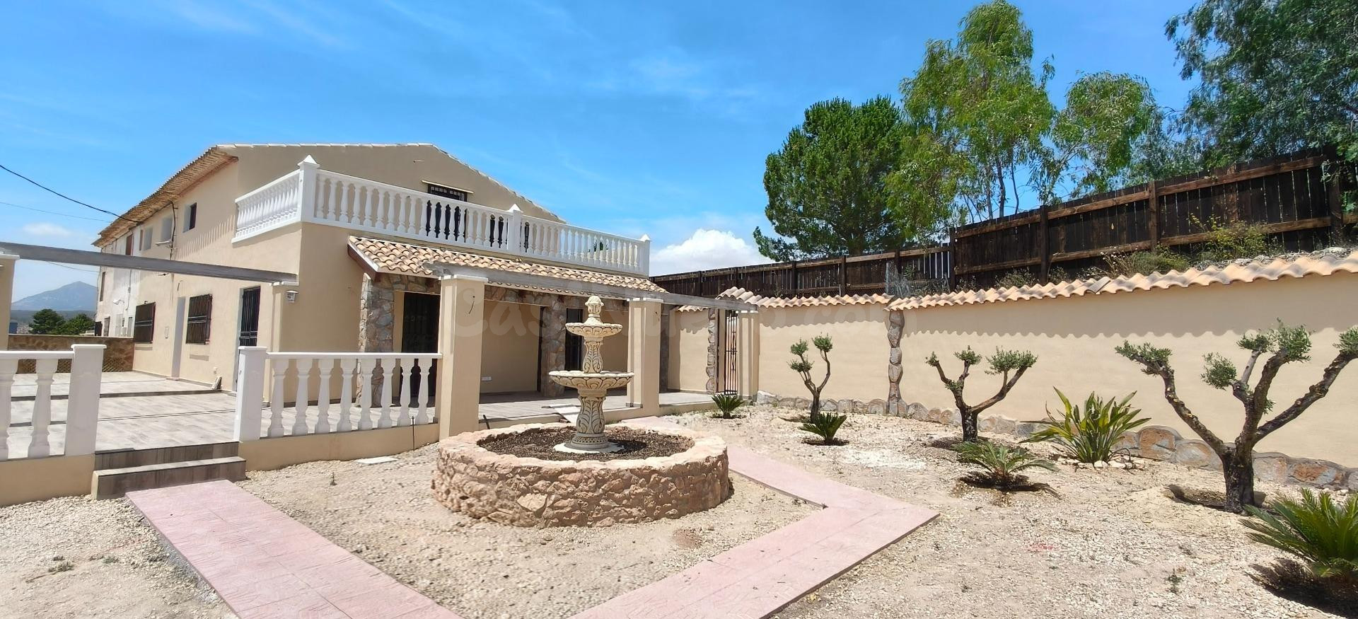 VENTA MAGNIFICA VILLA RUSTICA RECIEN REFORMADA EN BARINAS