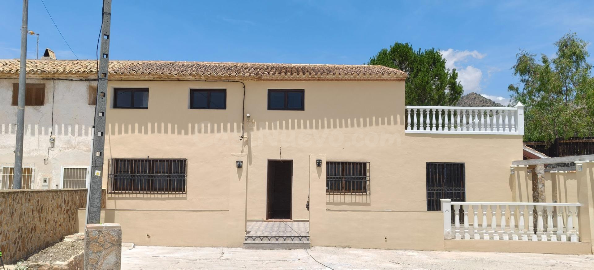 VENTA MAGNIFICA VILLA RUSTICA RECIEN REFORMADA EN BARINAS - foto 2