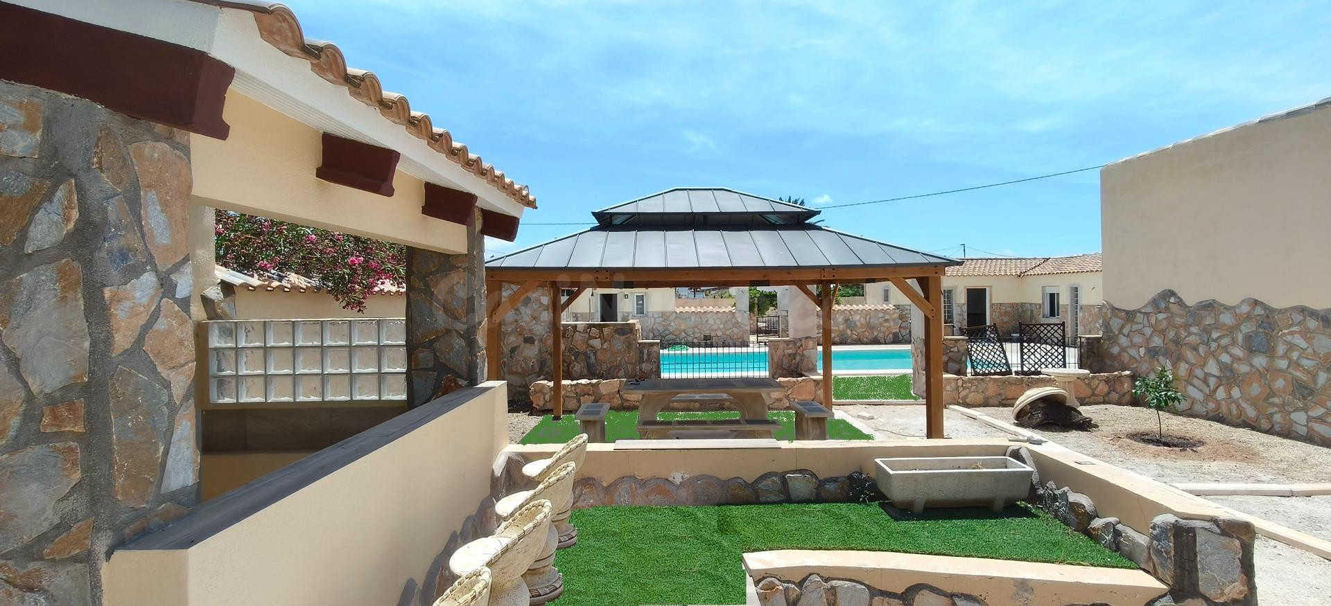 VENTA MAGNIFICA VILLA RUSTICA RECIEN REFORMADA EN BARINAS - foto 3