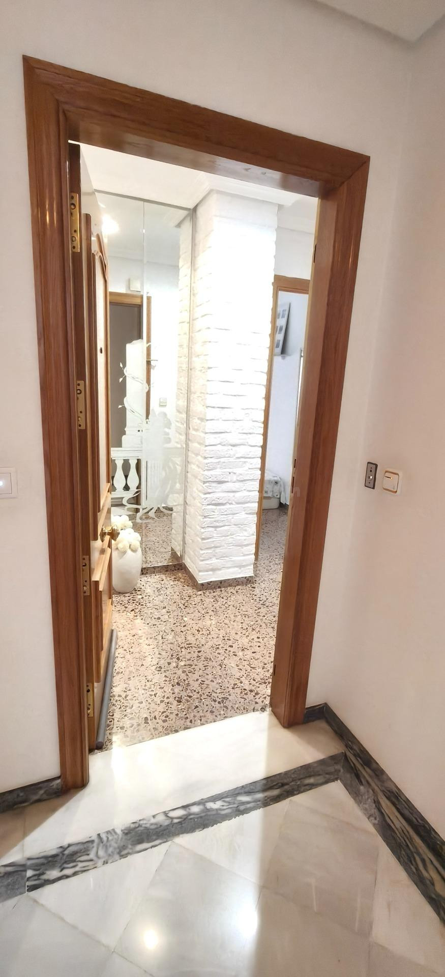 OPORTUNIDAD VENTA DE MAGNIFICO  PISO EN ELCHE - foto 2