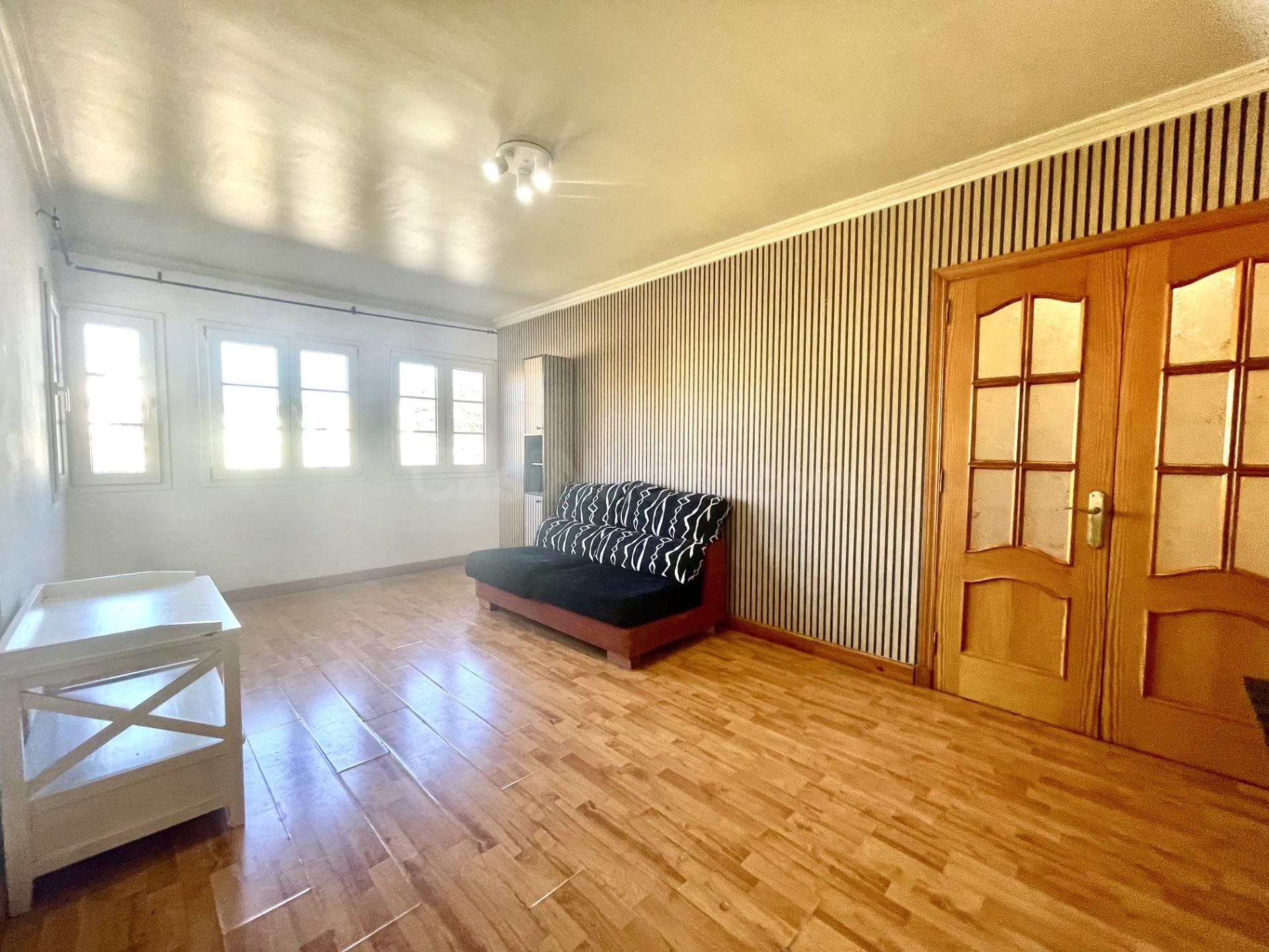 Elegante piso soleado con vistas despejadas en Ferreries - foto 4