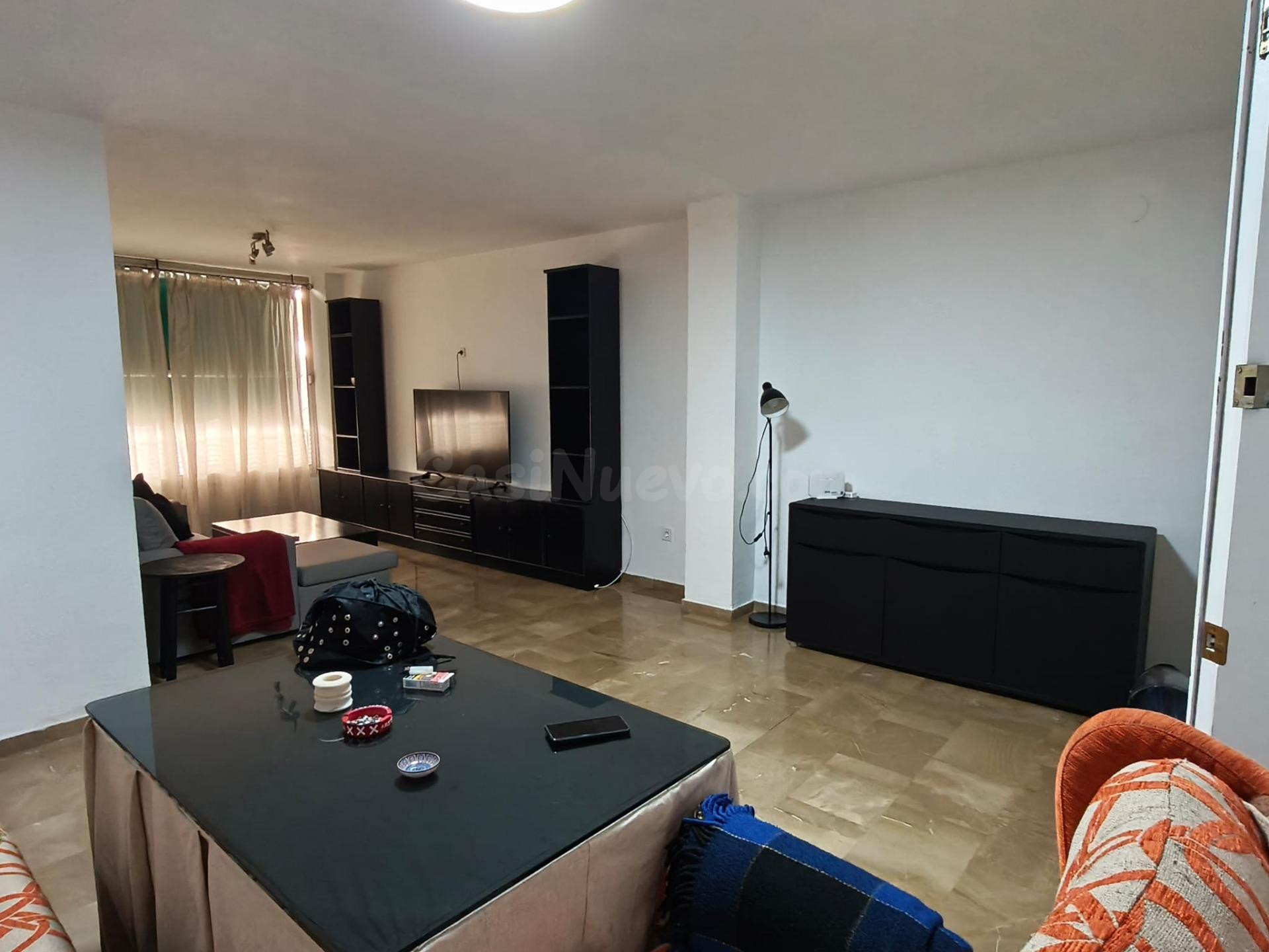 Piso de 4 dormitorios y 2 baños con dos patios junto al Triunfo – Estudiantes - foto 2