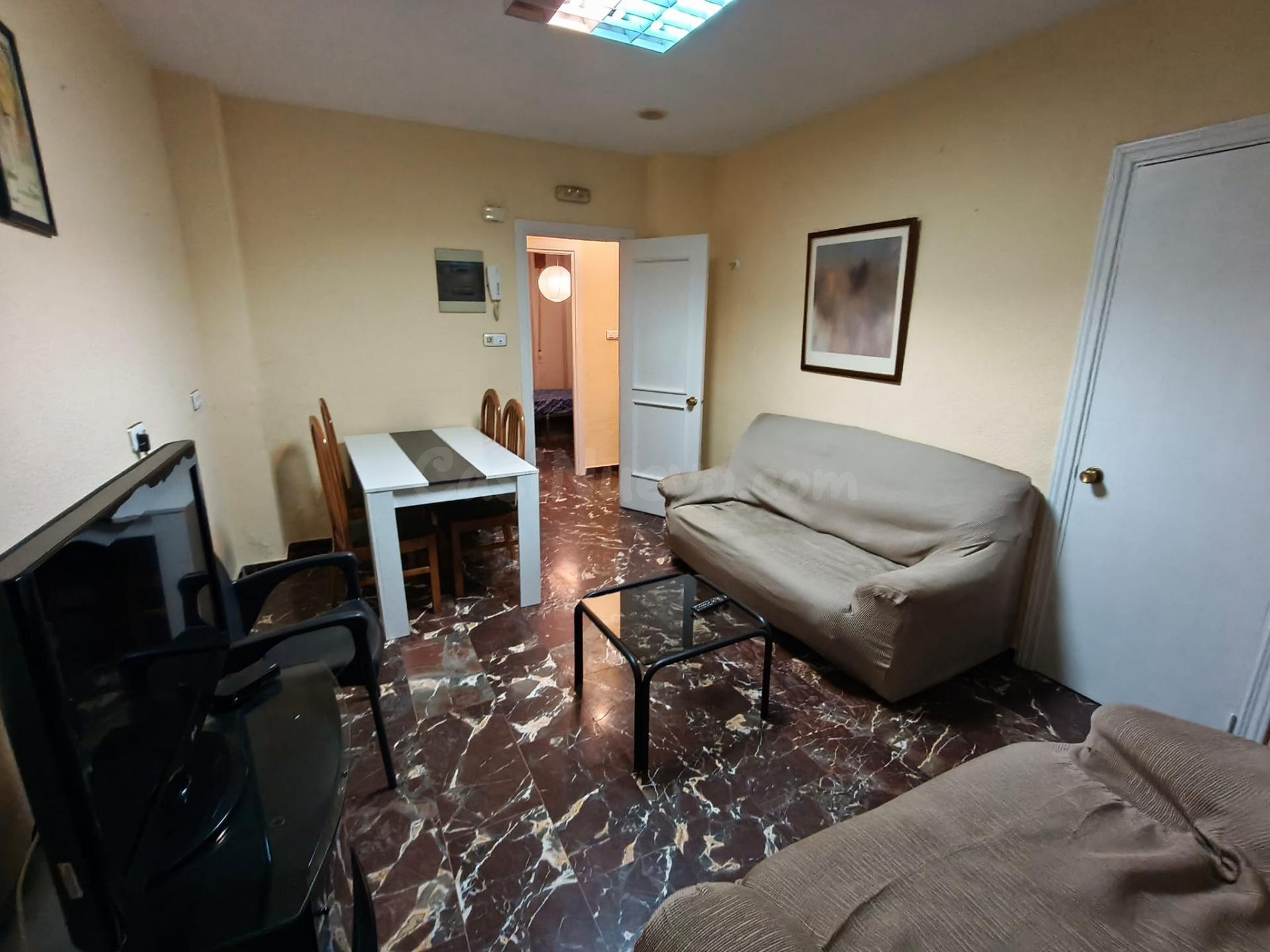 Piso de 5 dormitorios y 2 baños para estudiantes – Carril del Picón, Granada - foto 2