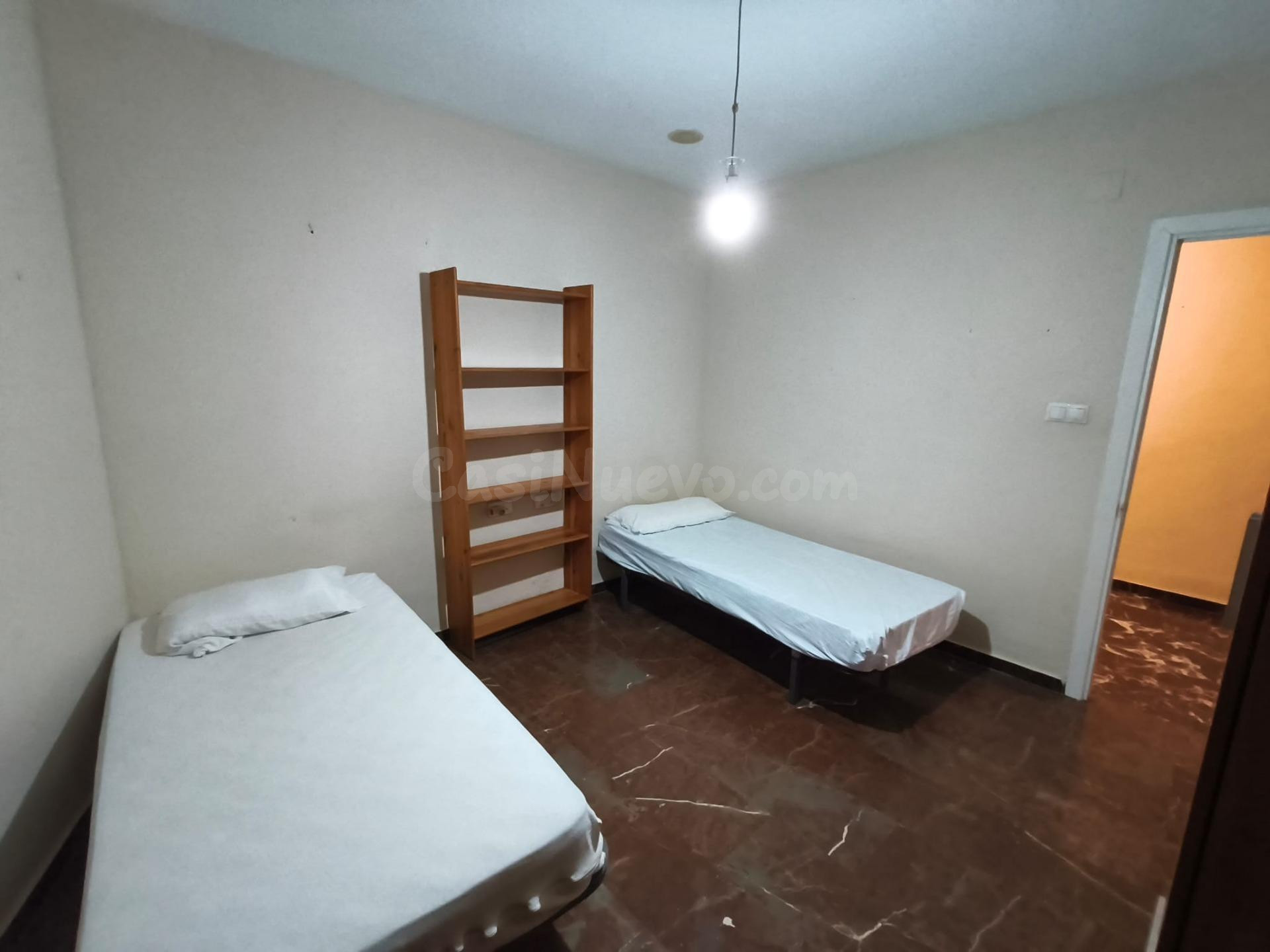 Piso de 5 dormitorios y 2 baños para estudiantes – Carril del Picón, Granada - foto 5