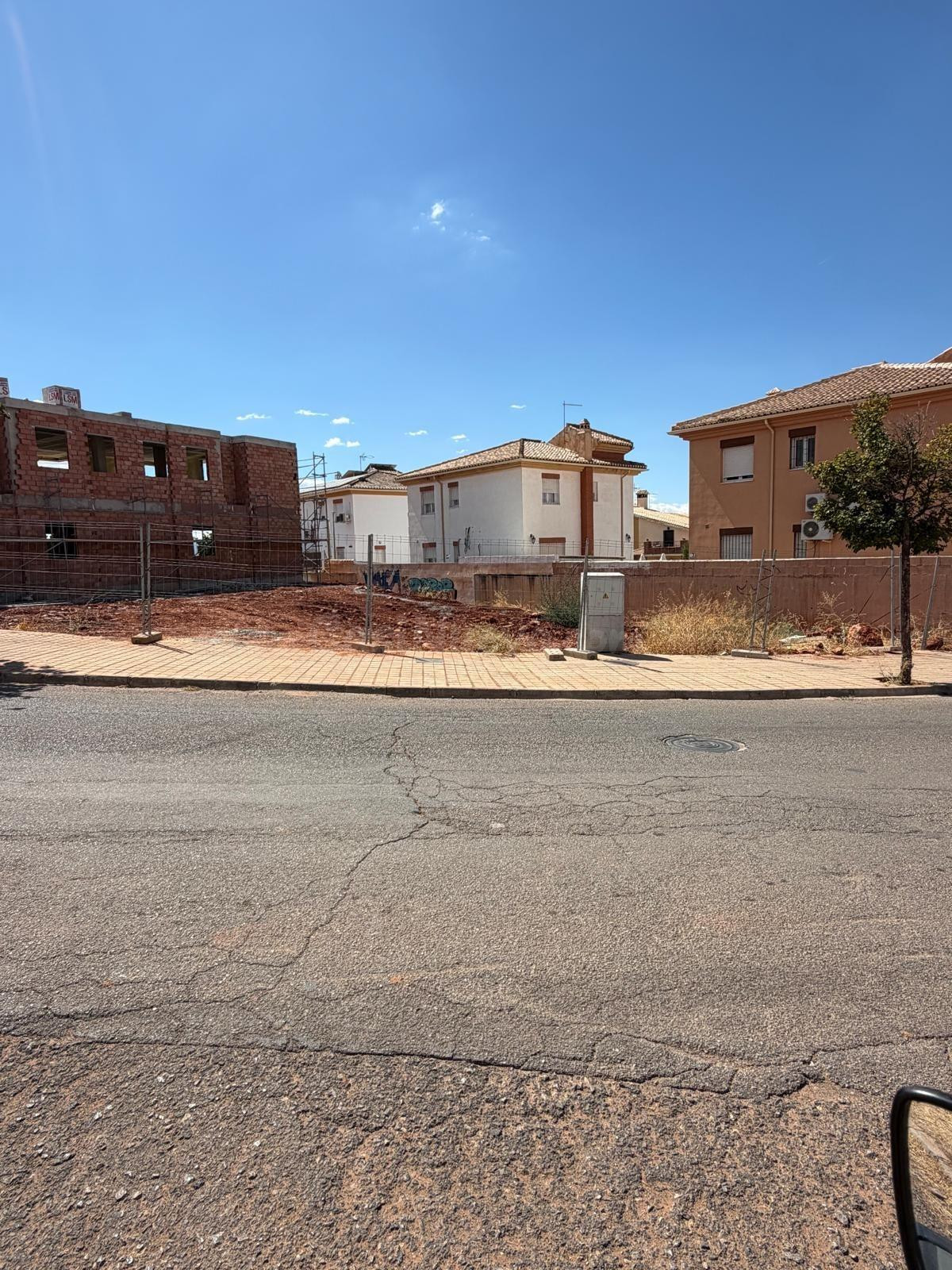 Parcela urbana de 369 m2 en Calle Antonio Machado – Huétor Vega