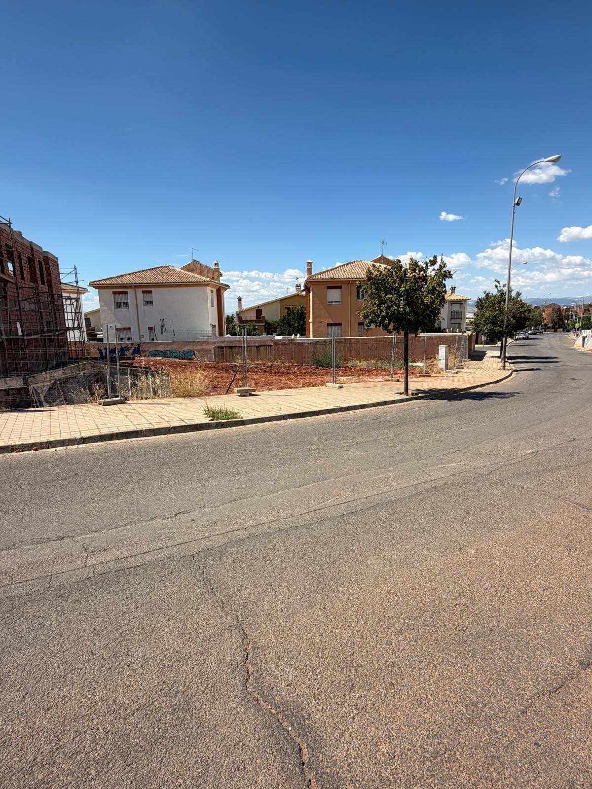 Parcela urbana de 369 m2 en Calle Antonio Machado – Huétor Vega - foto 4