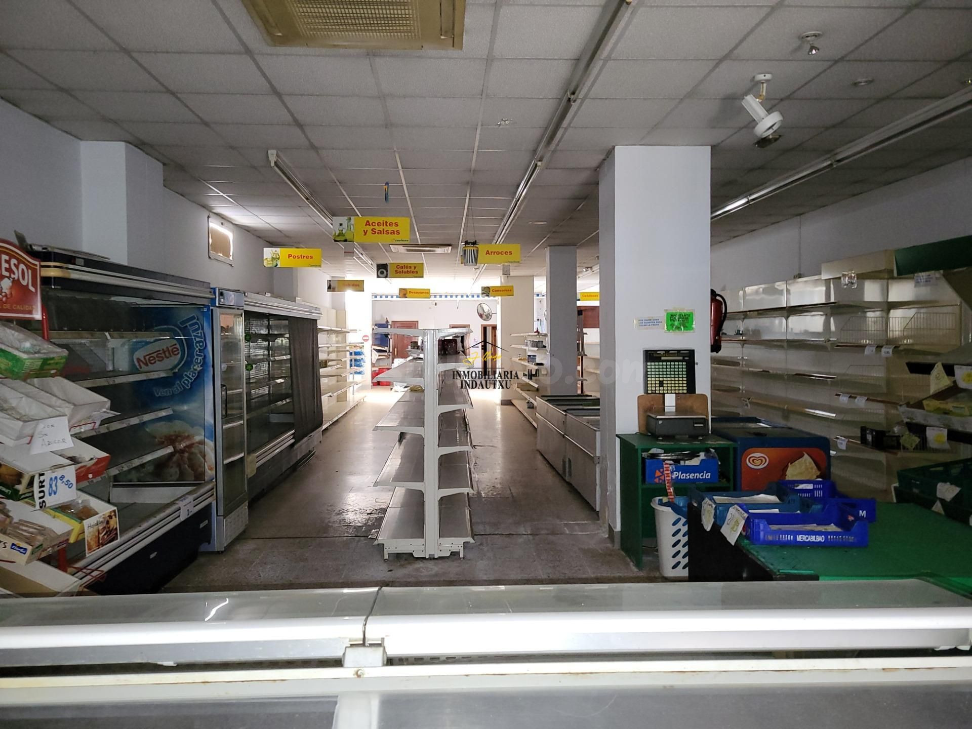 SE VENDE LOCAL COMERCIAL EN ORTUELLA