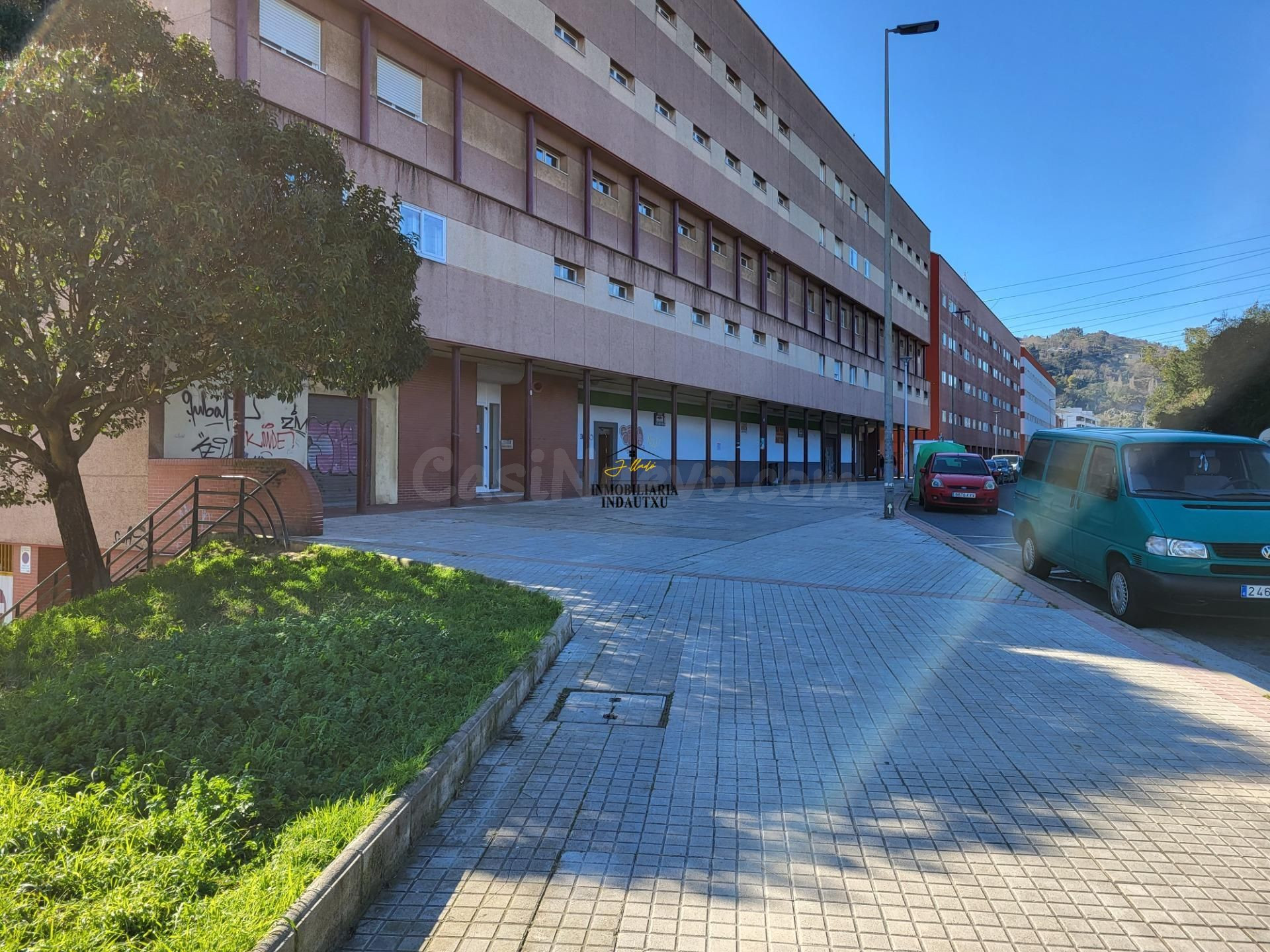 SE VENDE LOCAL COMERCIAL EN ORTUELLA - foto 3