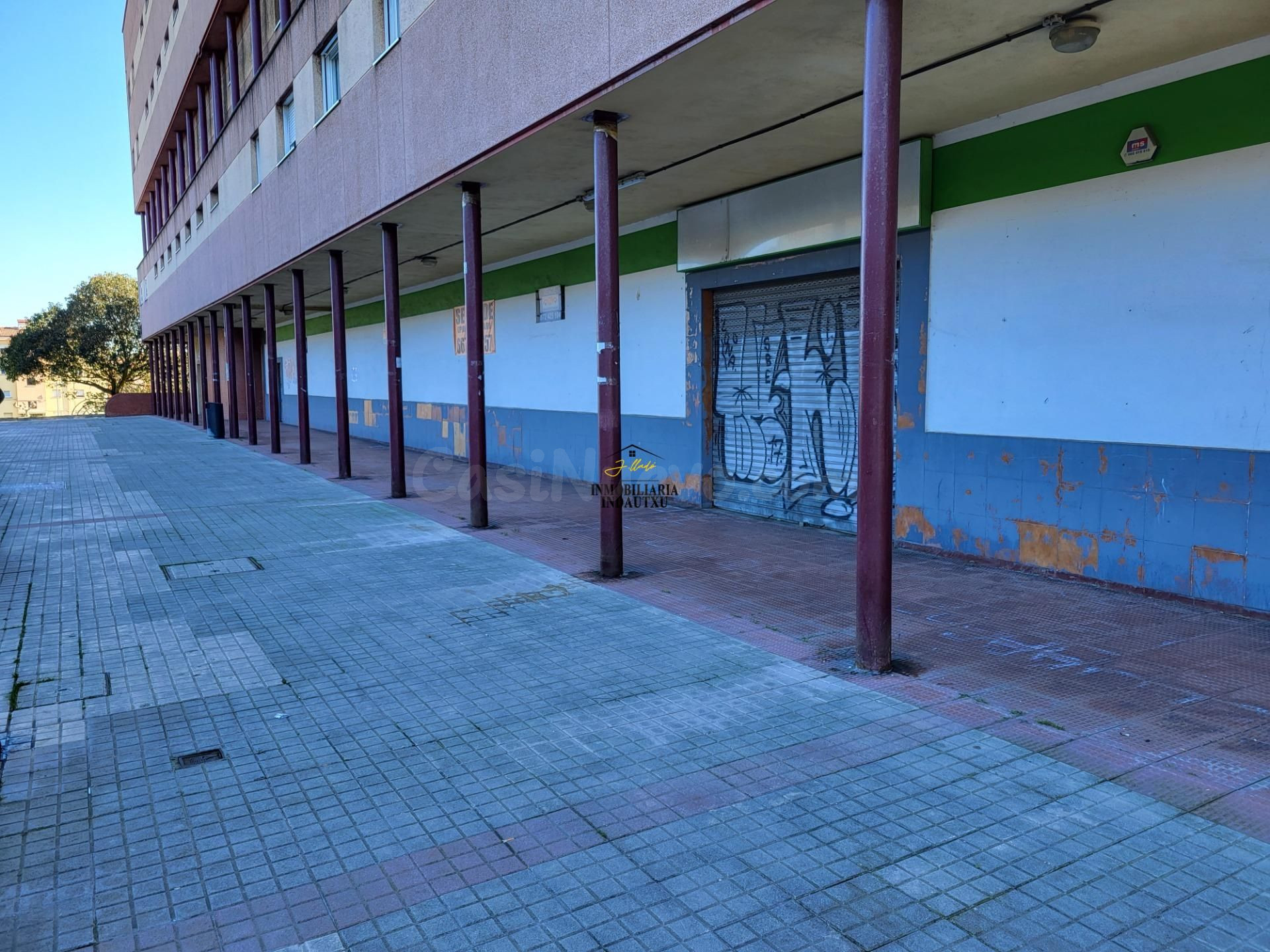 SE VENDE LOCAL COMERCIAL EN ORTUELLA - foto 4
