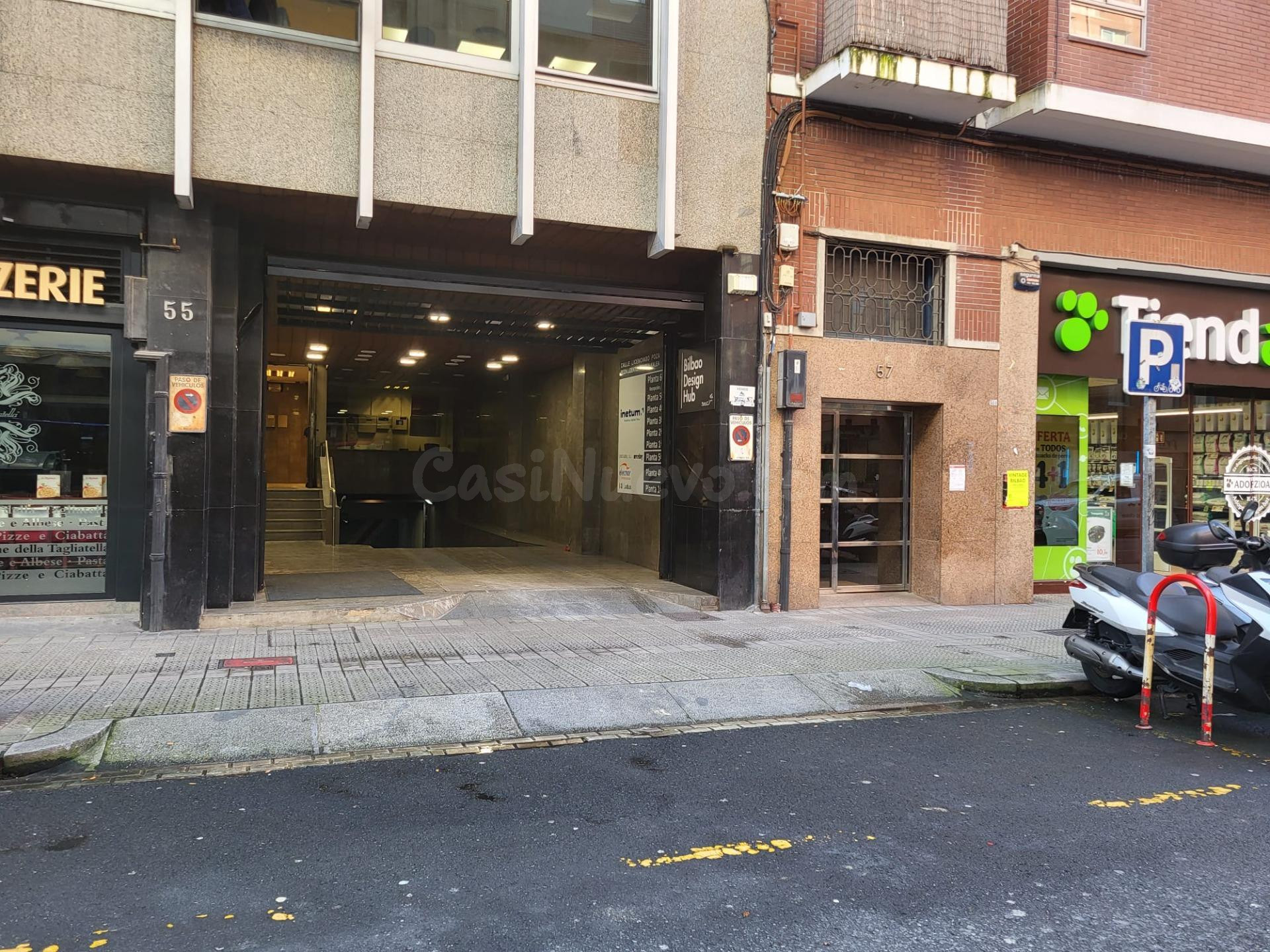 VENTA GARAJE EN CALLE POZAS CON DOCTOR AREILZA - foto 2