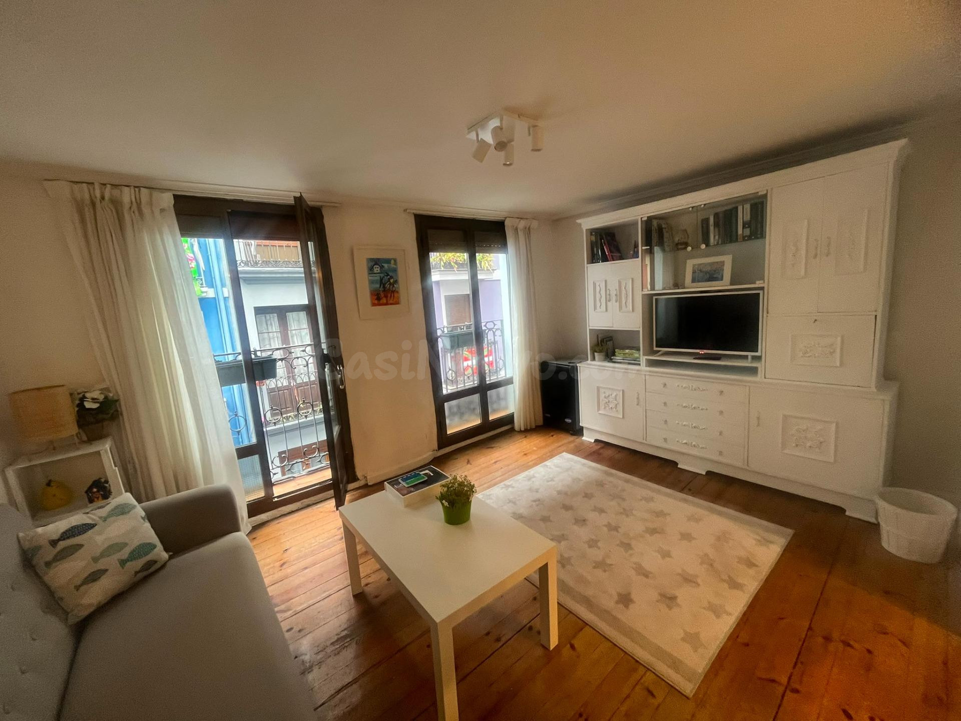 PISO EN VENTA EN EL CASCO VIEJO - foto 2