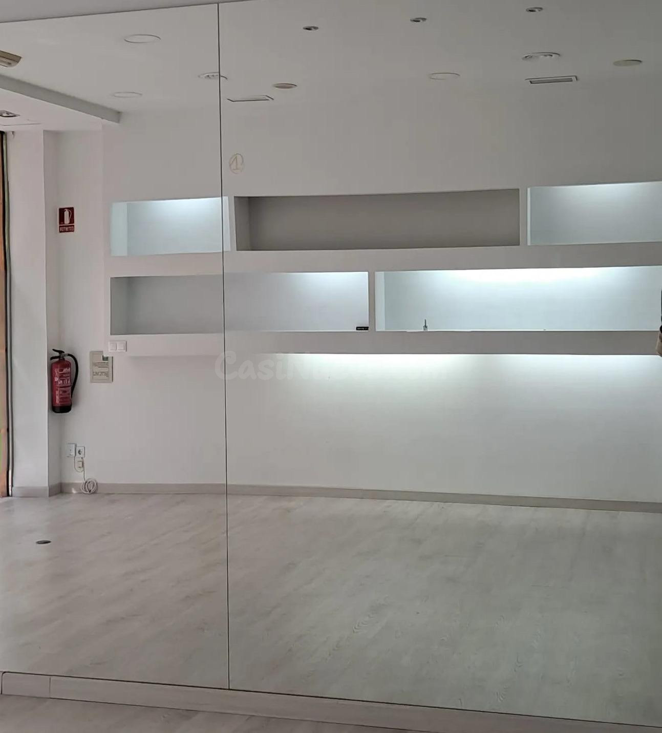 Local COMERCIAL o VIVIENDA con cambio de uso a aprobado | 2 dormitorios | Escaparates