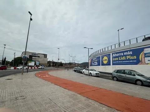 Local comercial en alquiler en zona glorieta Hipercor. Córdoba