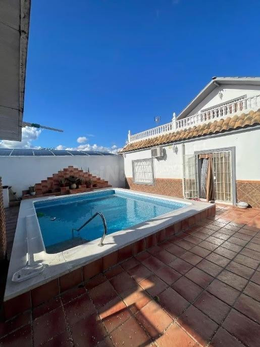 Casa con parcela de 500 m2, piscina y barbacoa en Camino Vie - foto 2