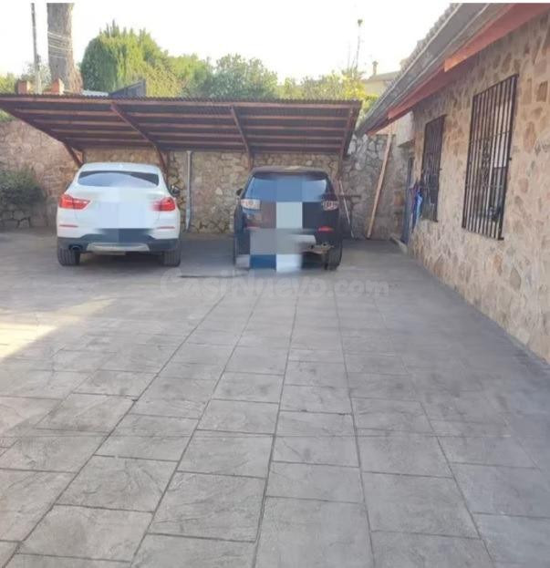 Chalet en venta con piscina en la zona de Paraiso Arenal - foto 5