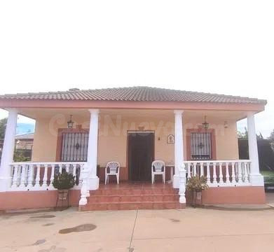 Casa con parcela de 1.200 m2 + parcela independiente de 500  - foto 2