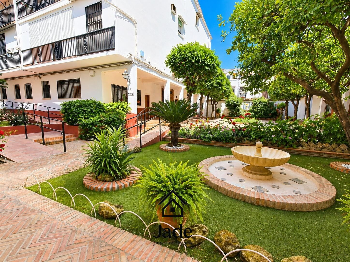 Santa Marina: 4 dormitorios, garaje incluido y vistas únicas - foto 2