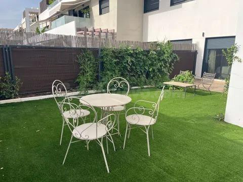 Exclusivo bajo con jardín privado de 133 m2 en urbanización con piscinas y gimnasio - foto 3