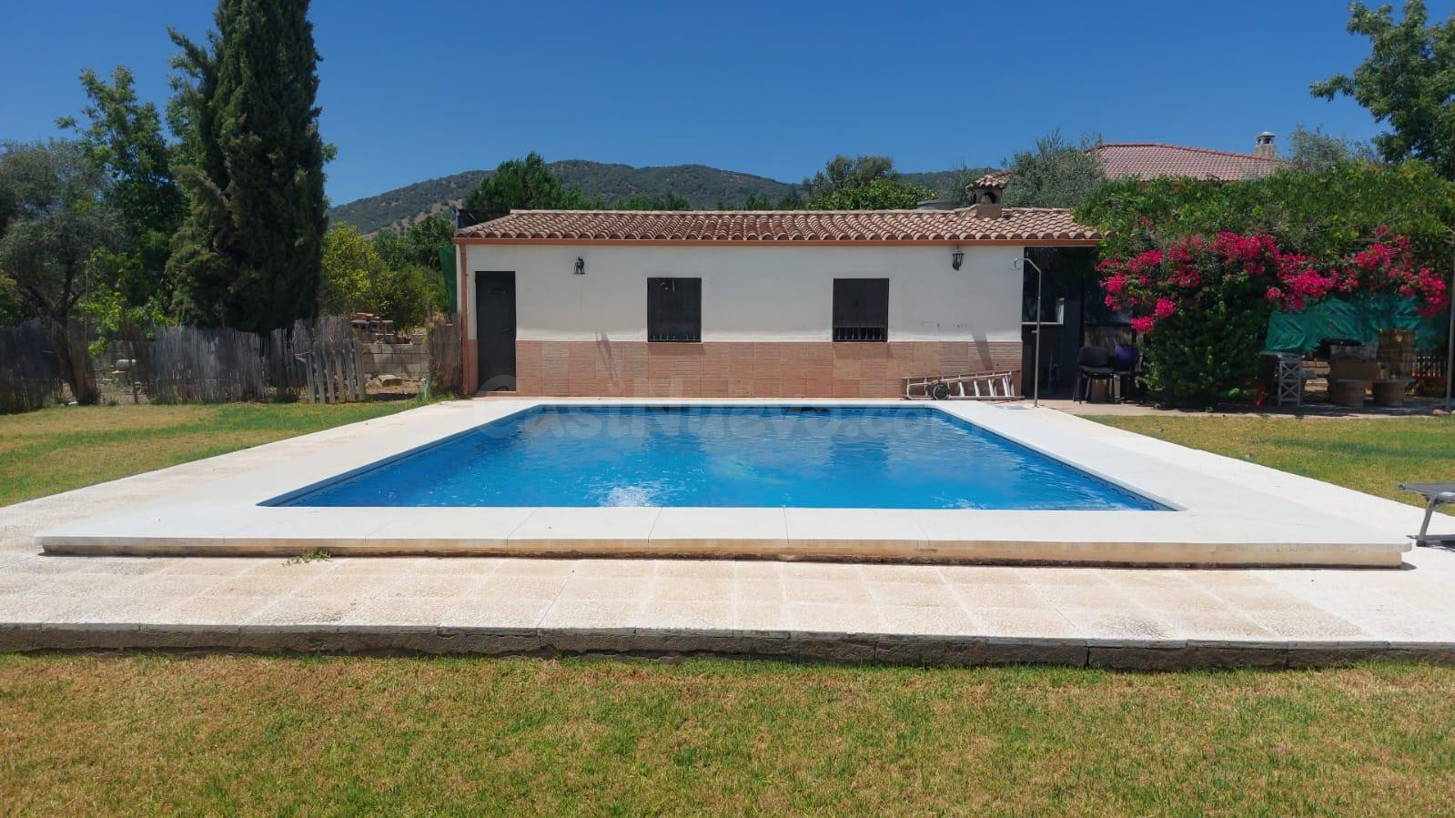 Alquiler | Chalet independiente con piscina en El Higuerón - foto 2