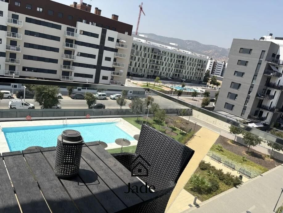 Piso de VPO en la zona de Hipercor