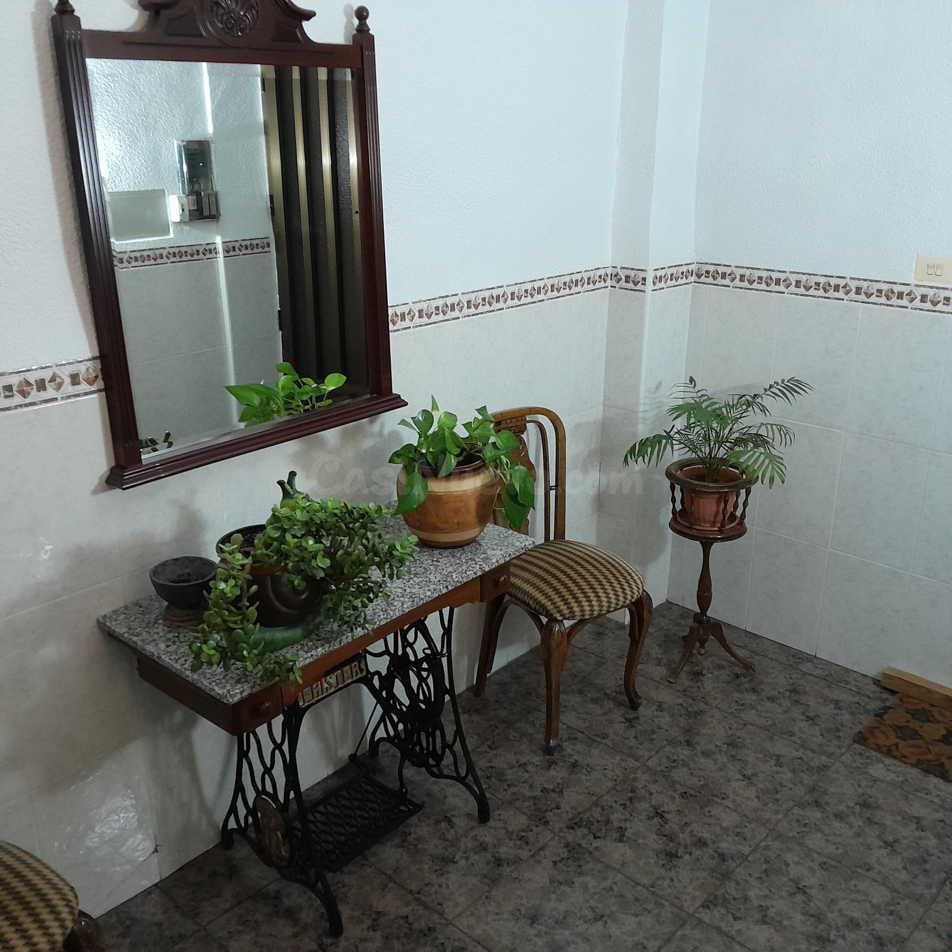 CASA INDEPENDIENTE CON GARAJE Y PATIO EN YECLA - foto 2